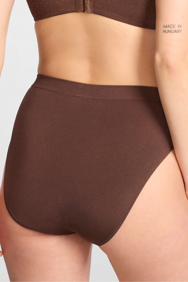 Wacoal B-Smooth® Seamless Hi-Cut - Hot Fudge - source image 71460